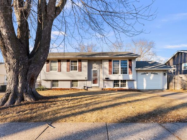 3518 W Columbia Avenue, Davenport, IA 50804