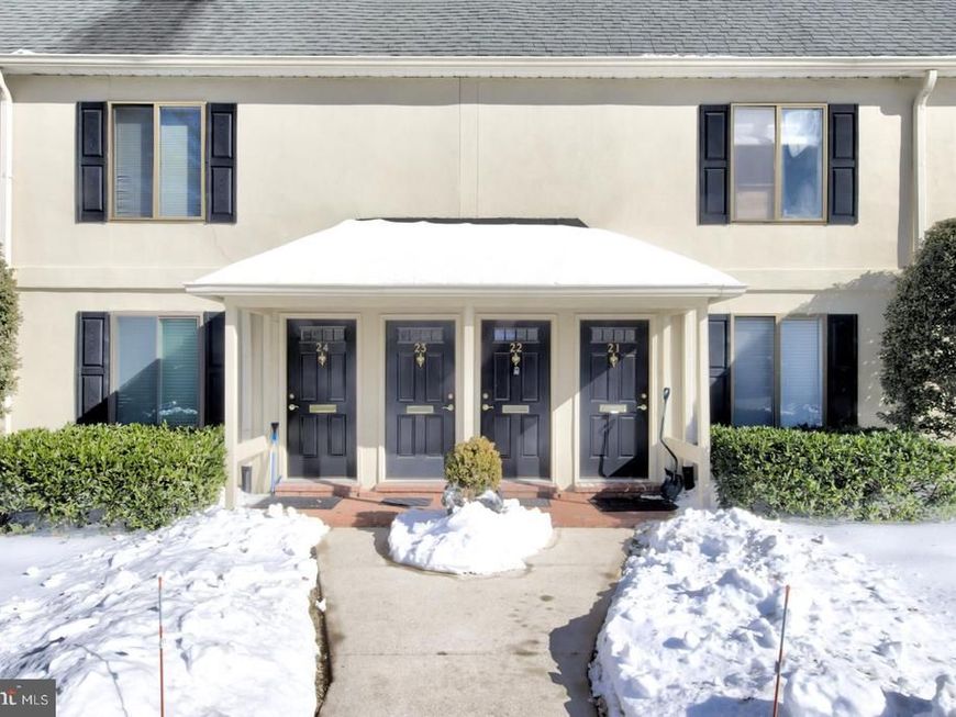 411 W Conestoga Road, Unit 22, Devon, PA 19333 Main Photo