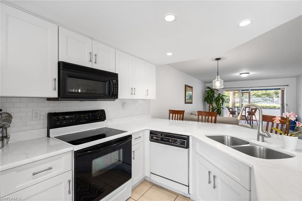 821 Gulf Pavilion Dr, Unit 106, Naples, FL 34108 Photo
