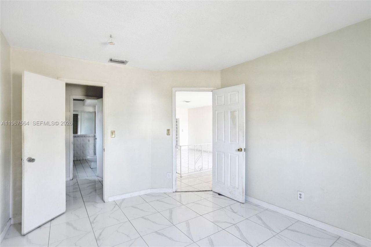 4966 NW 39th St, Lauderdale Lakes, FL 33319 Photo