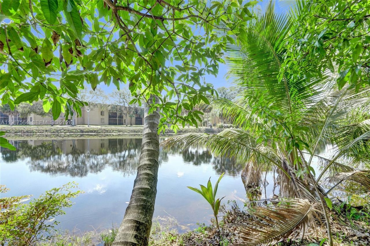 4966 NW 39th St, Lauderdale Lakes, FL 33319 Photo