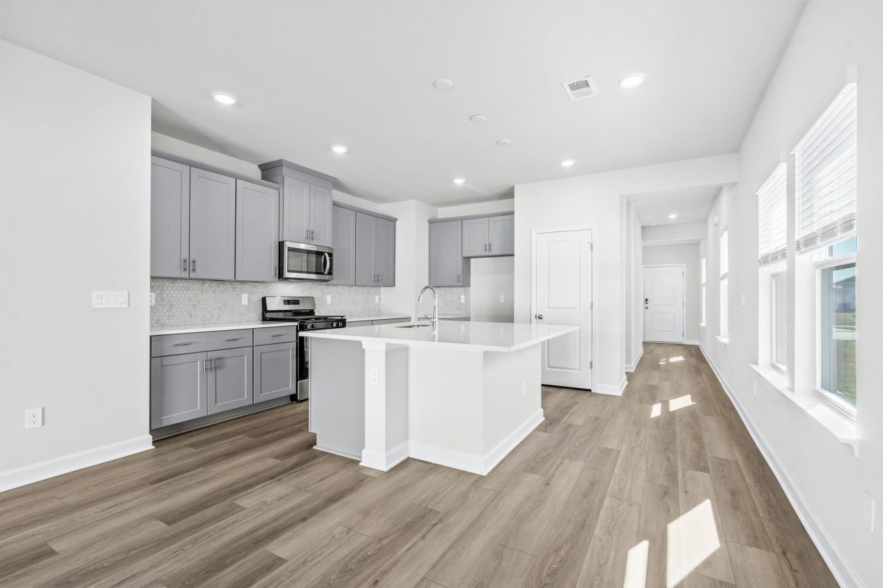 8227 Essence Dr. Photo 7