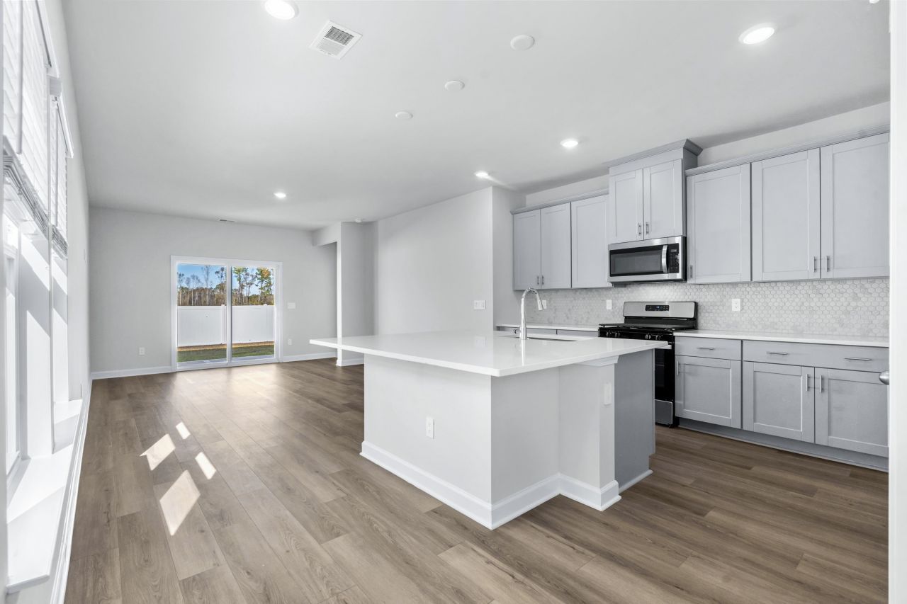 8227 Essence Dr. Photo 9