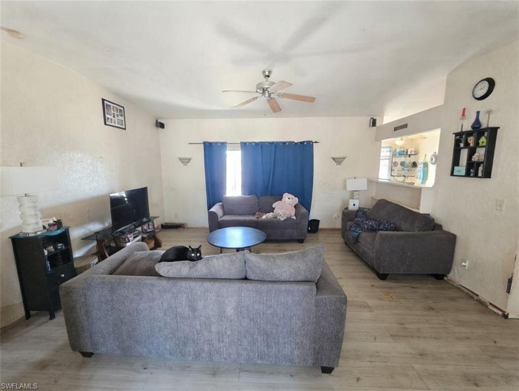 518 Jacaranda Pkwy E, Cape Coral, FL 33909 Photo