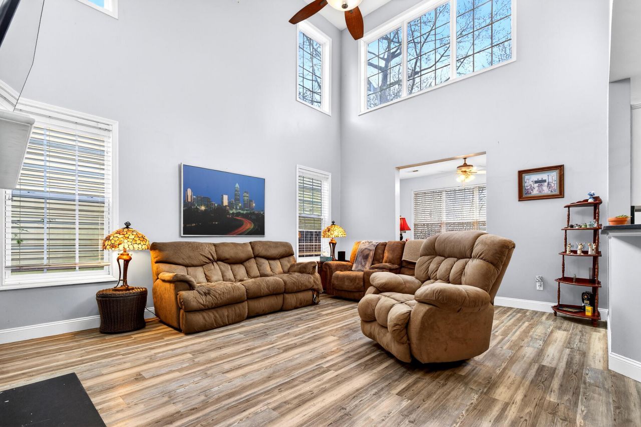 9430 Ayscough Road Photo 14