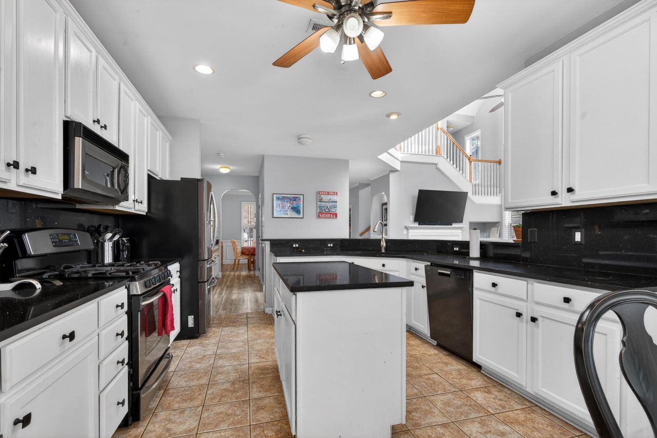 9430 Ayscough Road Photo 21