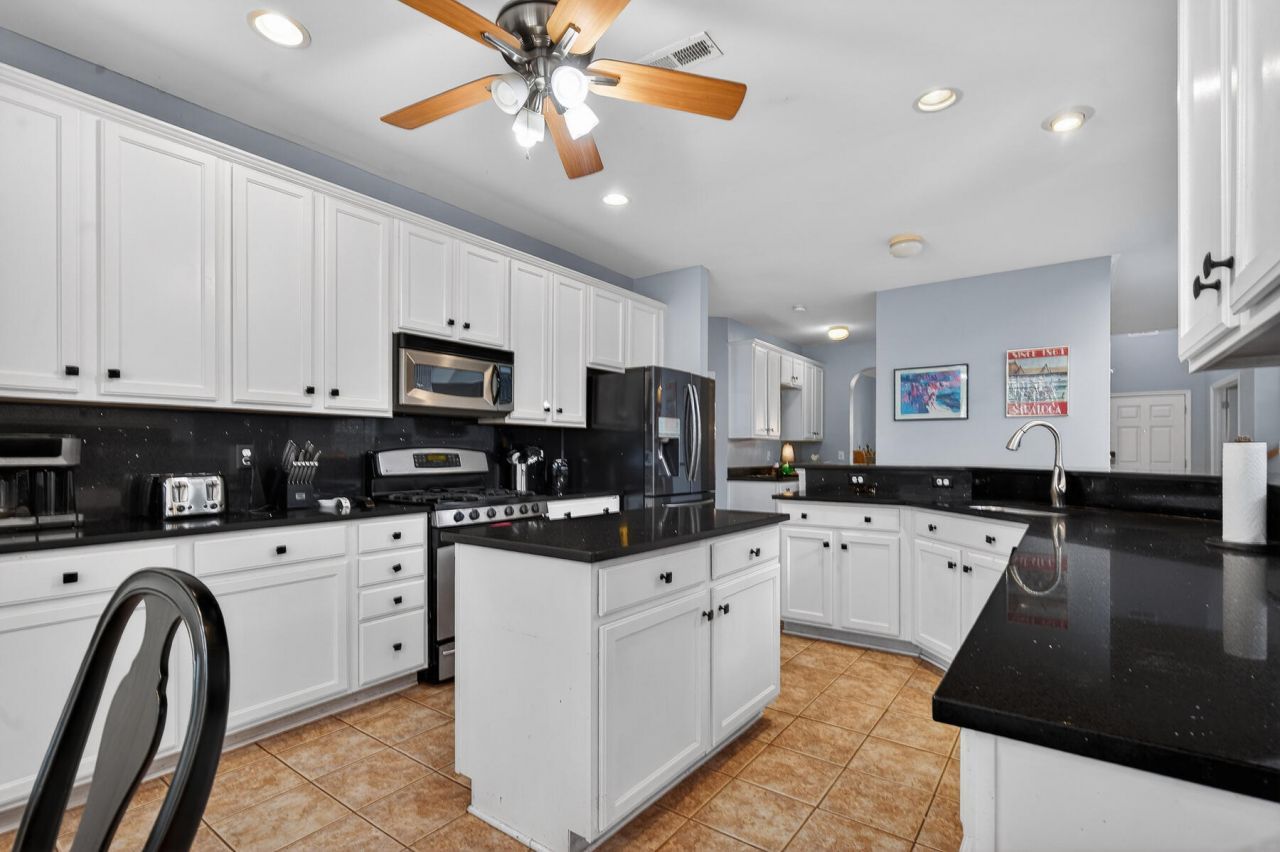 9430 Ayscough Road Photo 22