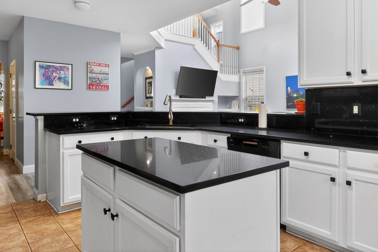 9430 Ayscough Road Photo 25