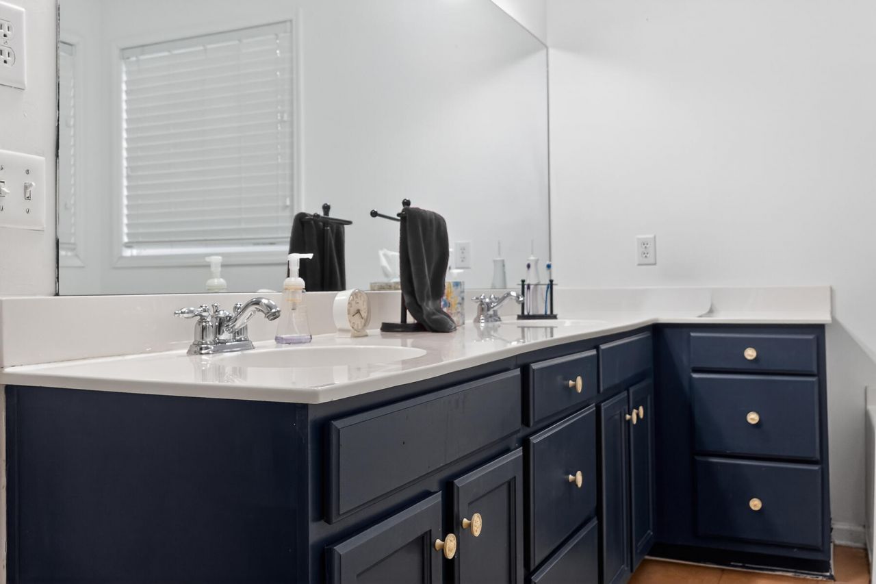 9430 Ayscough Road Photo 40