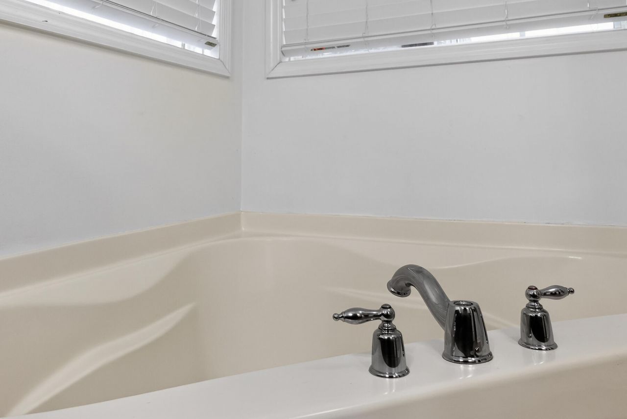 9430 Ayscough Road Photo 42