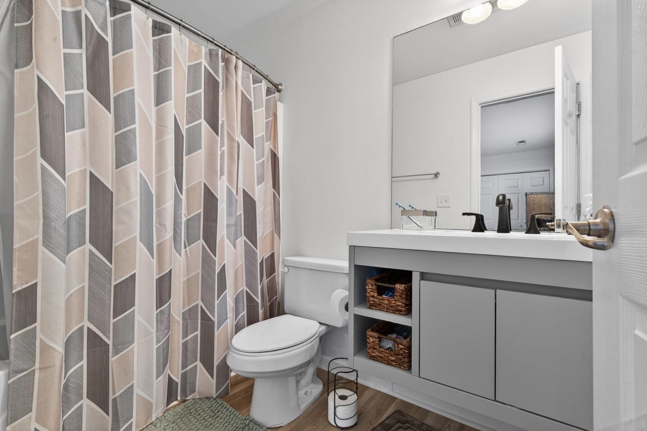 9430 Ayscough Road Photo 50