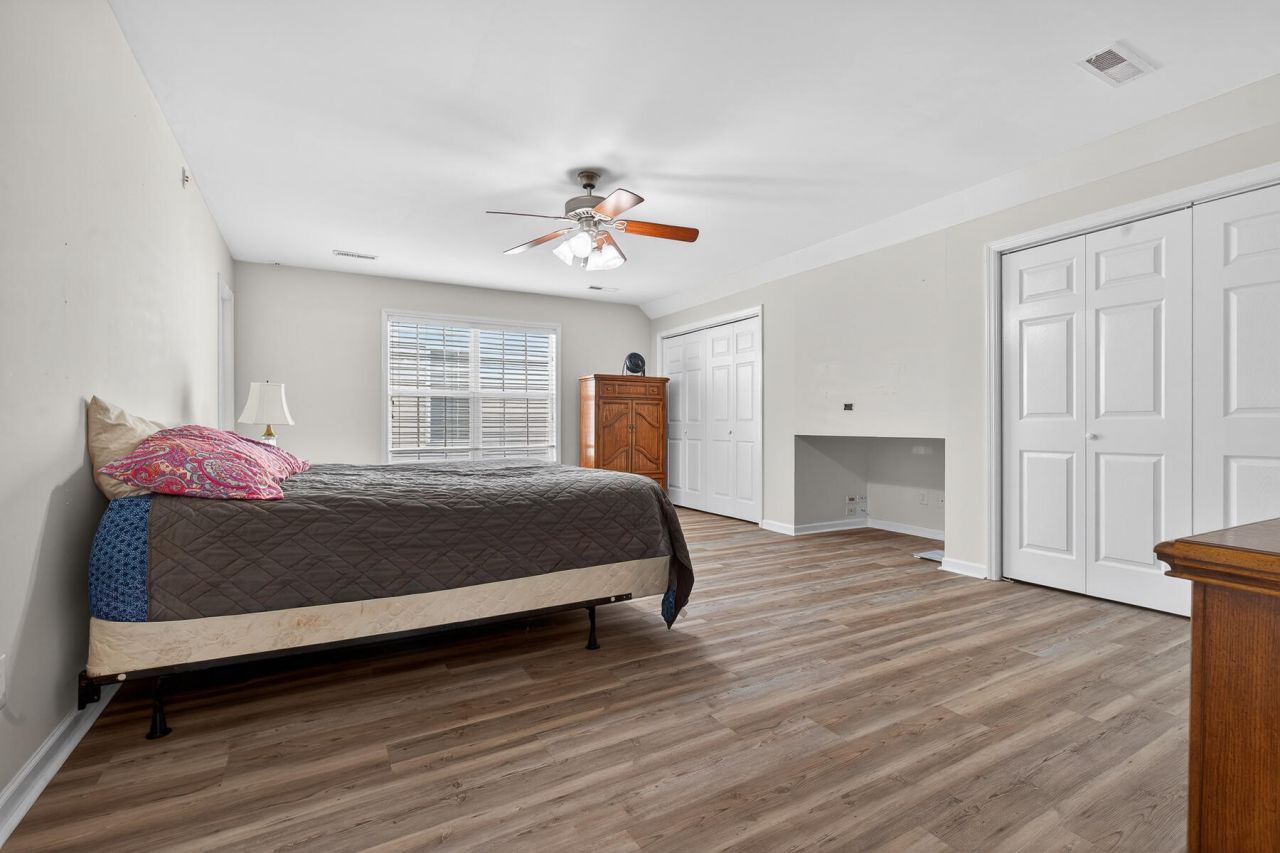 9430 Ayscough Road Photo 57