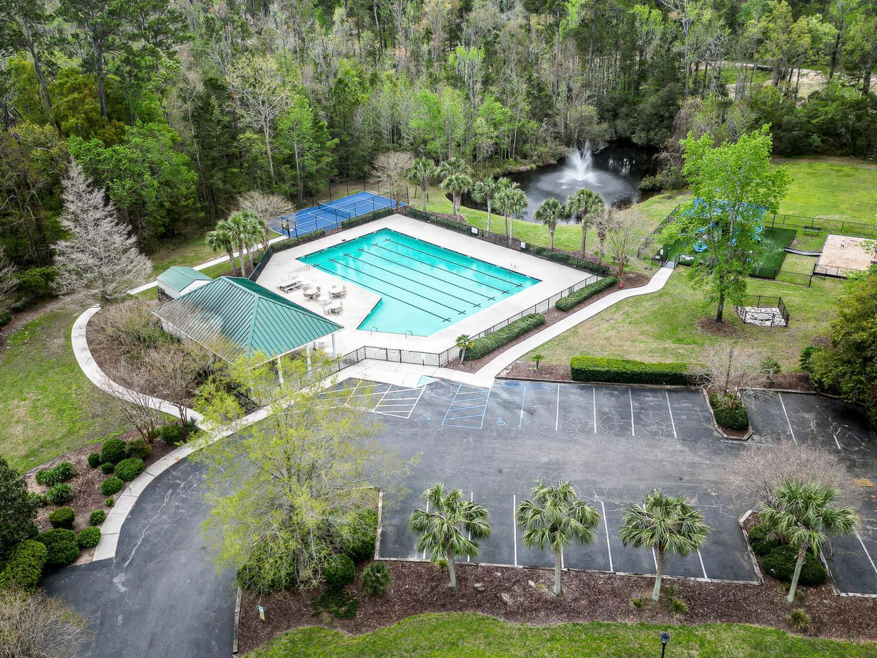 9430 Ayscough Road Photo 63