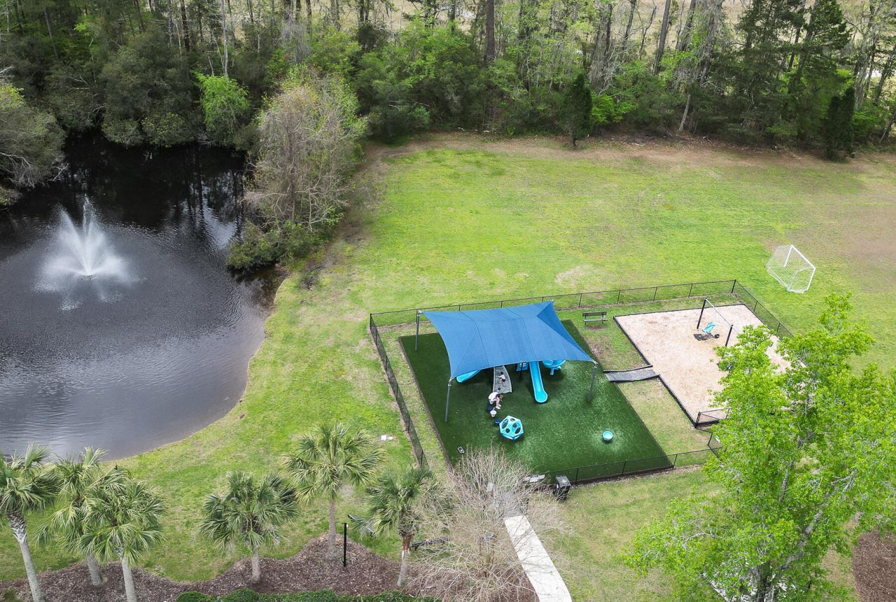 9430 Ayscough Road Photo 64