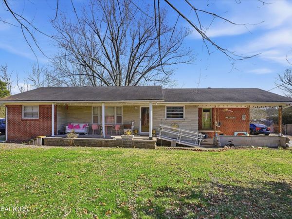 415 N 1st Ave, Baxter, TN 38544