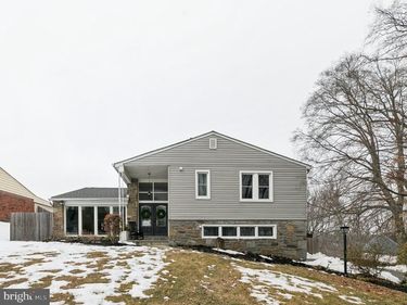 1304 GAINSBORO CIRCLE, BALA CYNWYD, PA 19004
