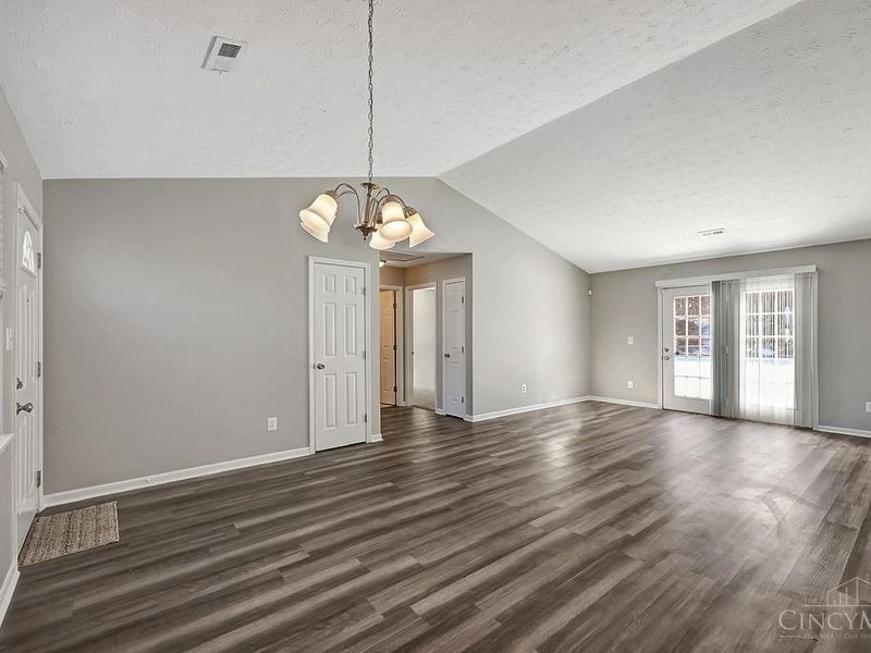 6352 Lakota Meadows Drive, Liberty Township, OH 45044 Photo 10