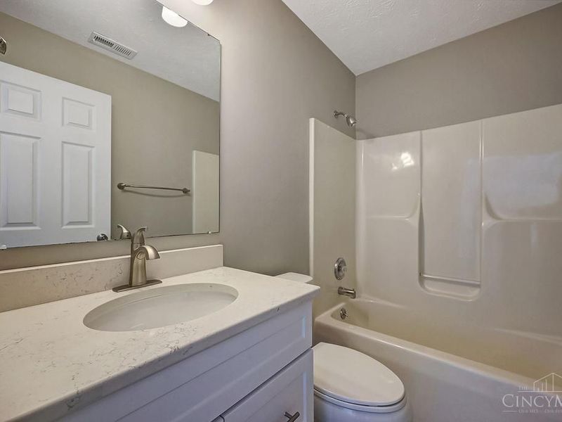 6352 Lakota Meadows Drive, Liberty Township, OH 45044 Photo 12