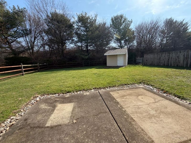 6352 Lakota Meadows Drive, Liberty Township, OH 45044 Photo 6