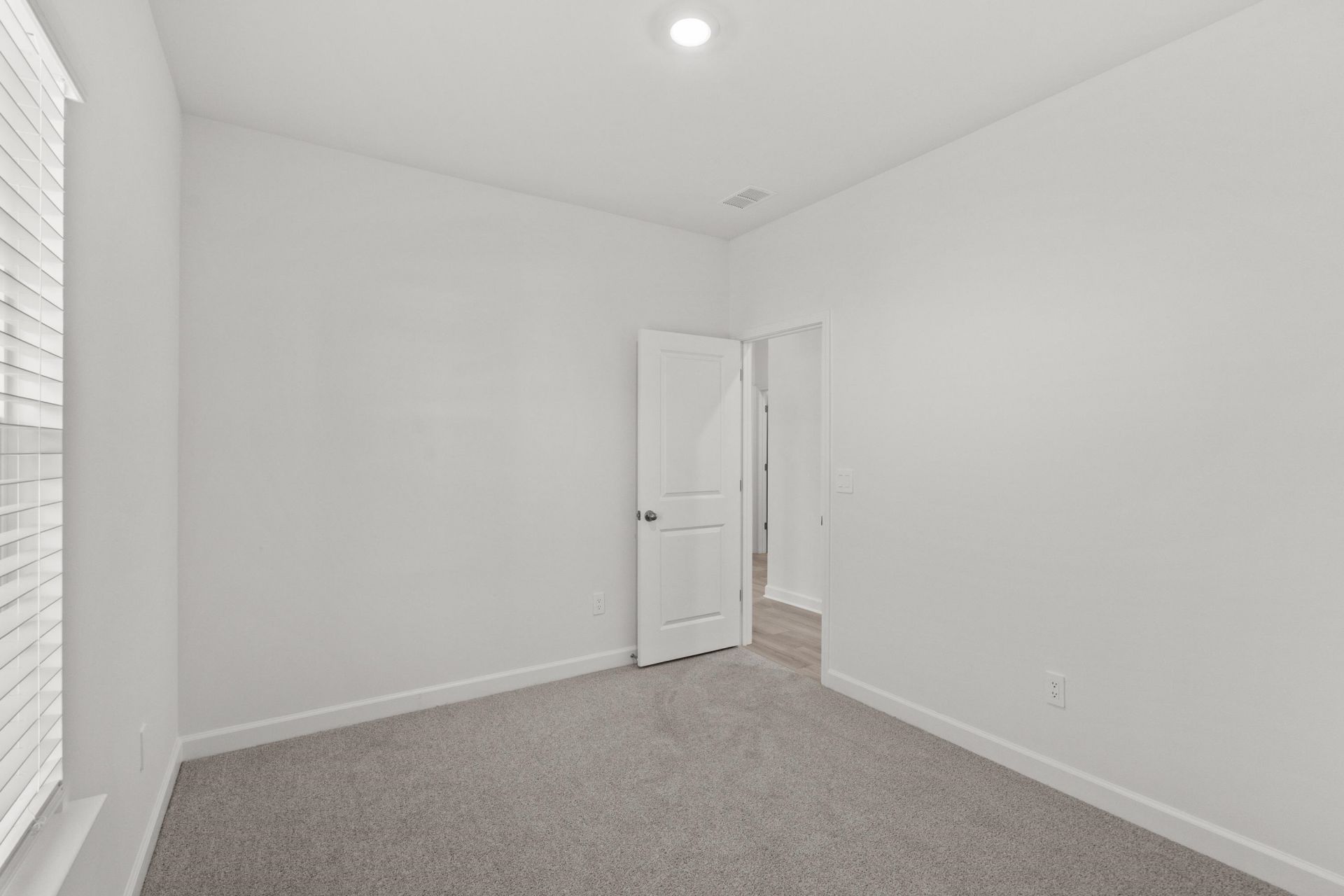 8213 Essence Dr. Photo 31