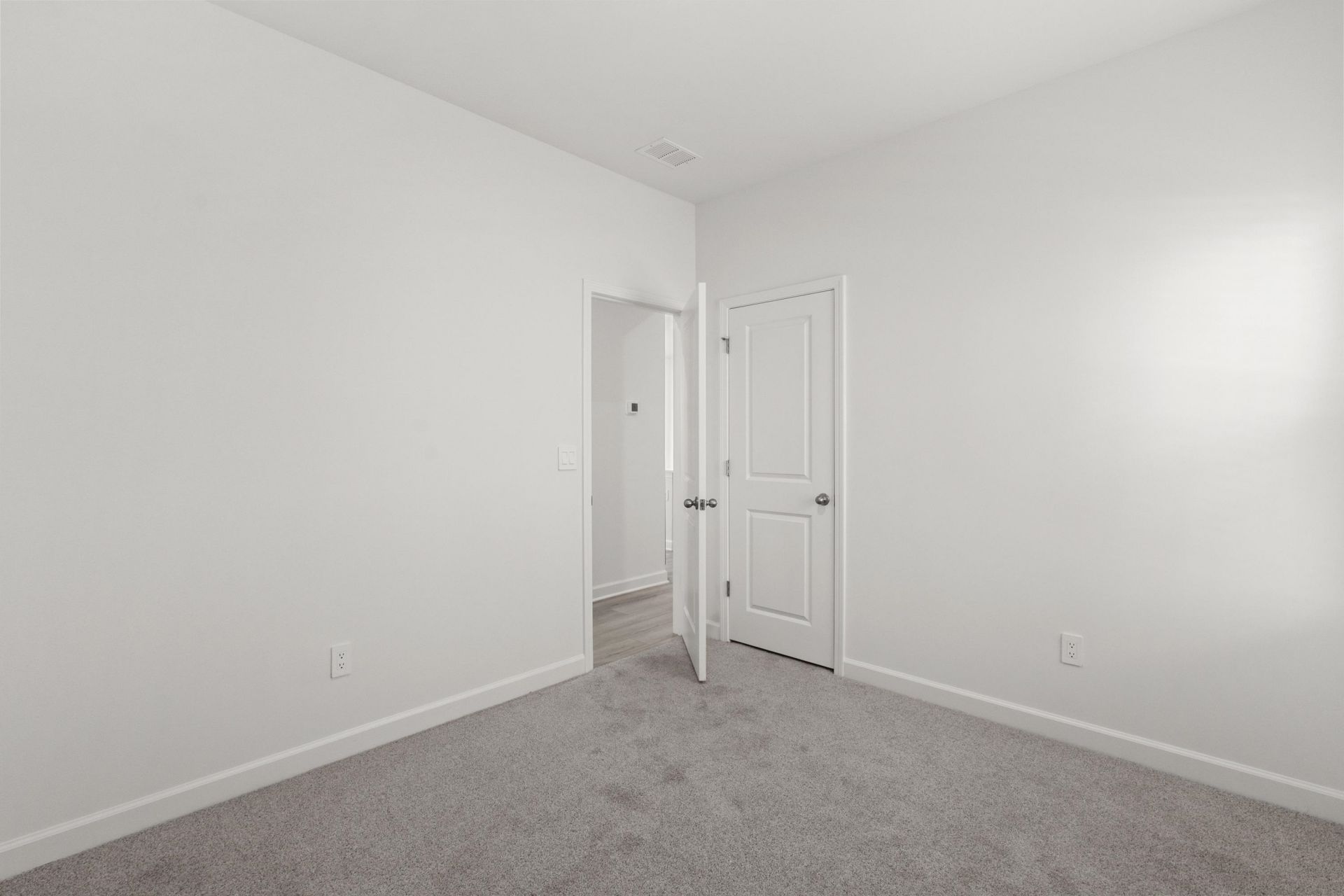 8213 Essence Dr. Photo 33