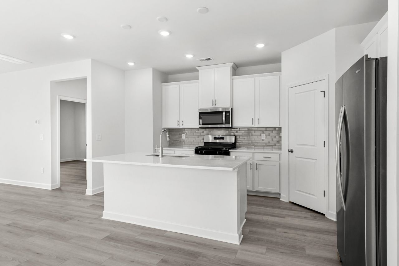 8213 Essence Dr. Photo 6