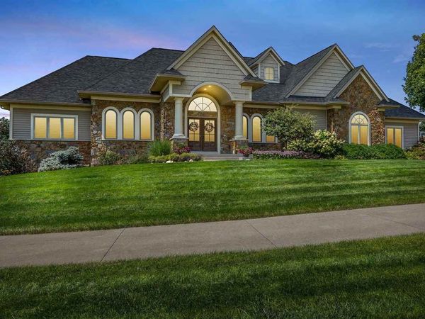 170 Auburn East Ln, Coralville, IA 52241