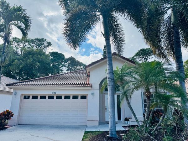 409 Woodview Circle, Palm Beach Gardens, FL 33418