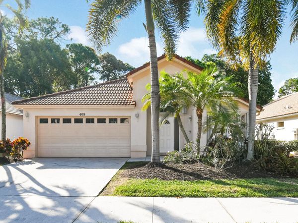 409 Woodview Circle, Palm Beach Gardens, FL 33418