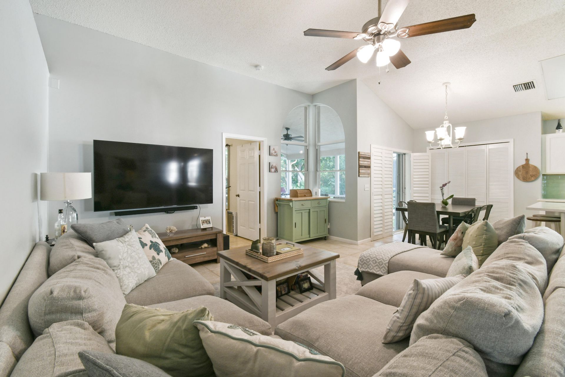 409 Woodview Circle, Palm Beach Gardens, FL 33418 Photo