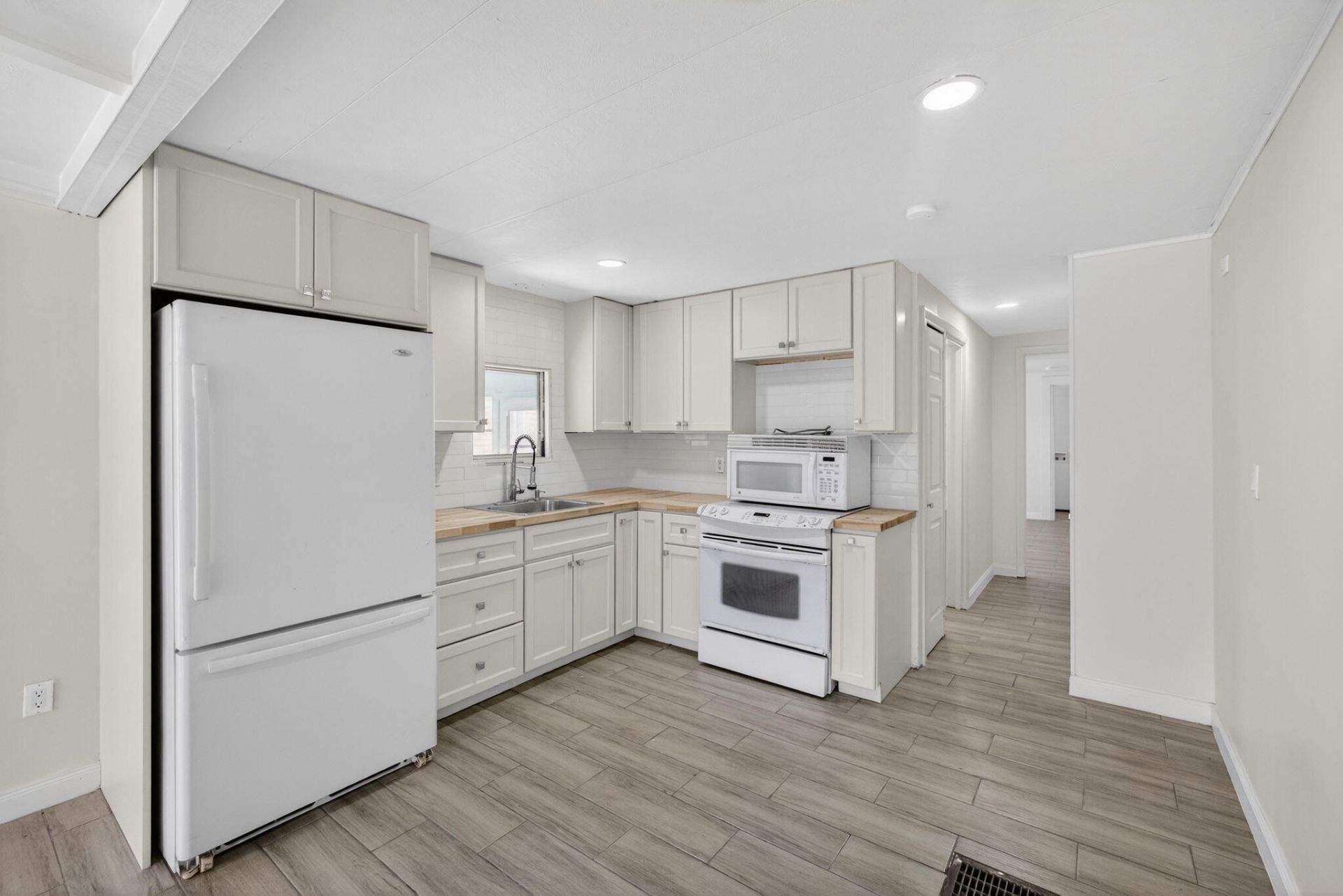 8420 SE Eagle Avenue, Hobe Sound, FL 33455 Photo