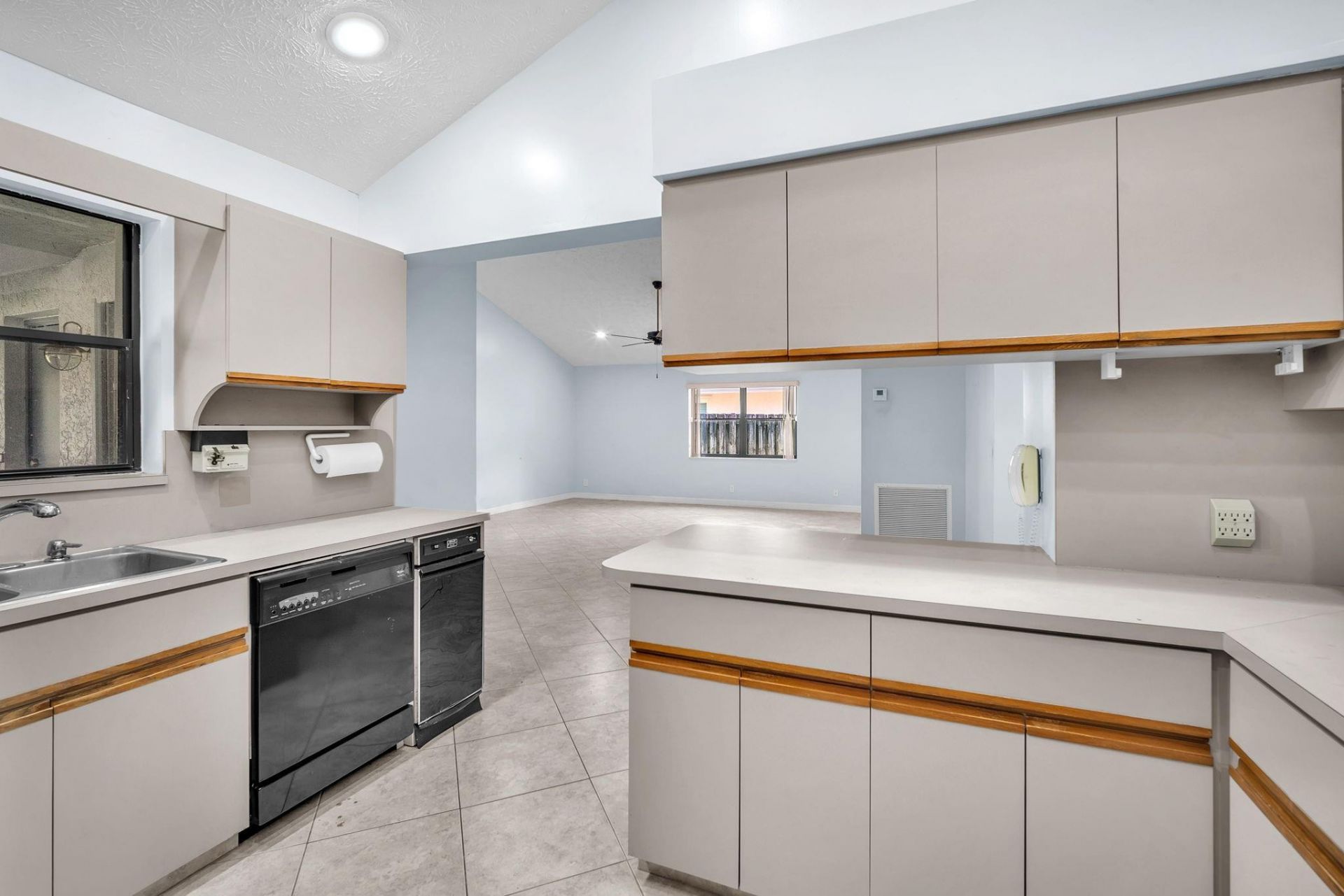 8411 SW 57th Street, Davie, FL 33328 Photo