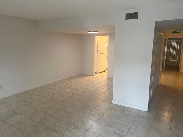 6548 SW 41 ST., Davie, FL 33314