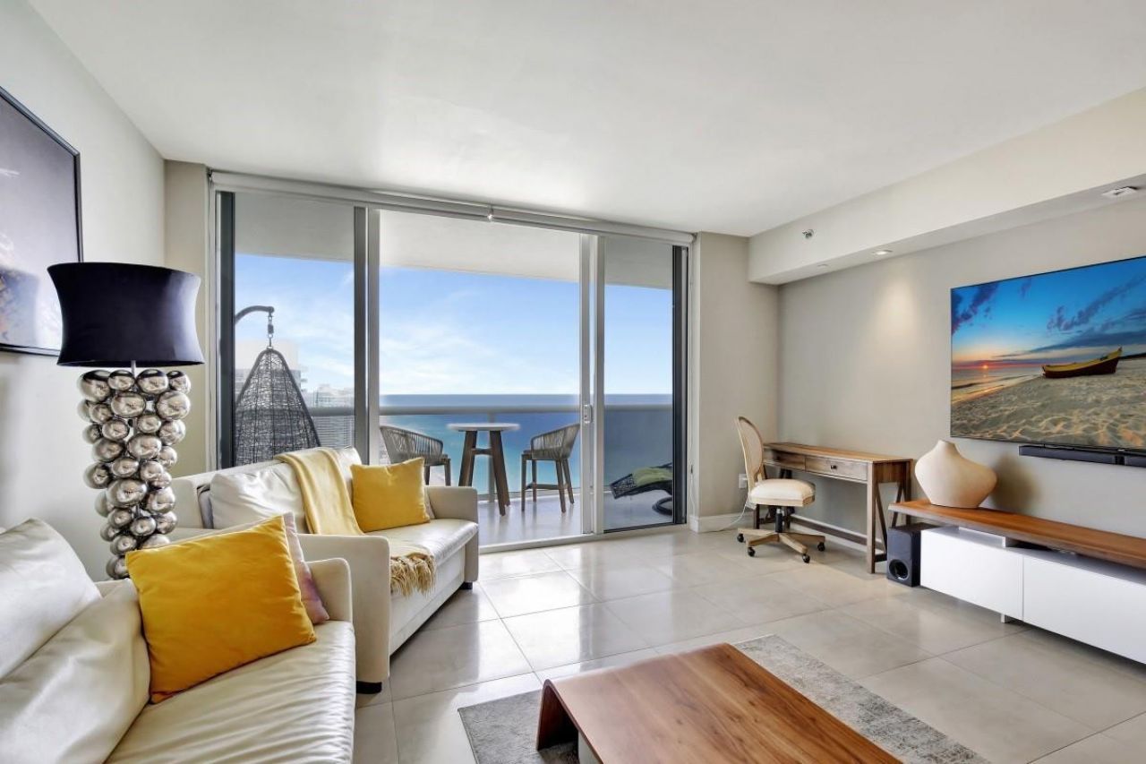 1830 S Ocean Boulevard, Unit 4612, Hallandale Beach, FL 33009 Photo