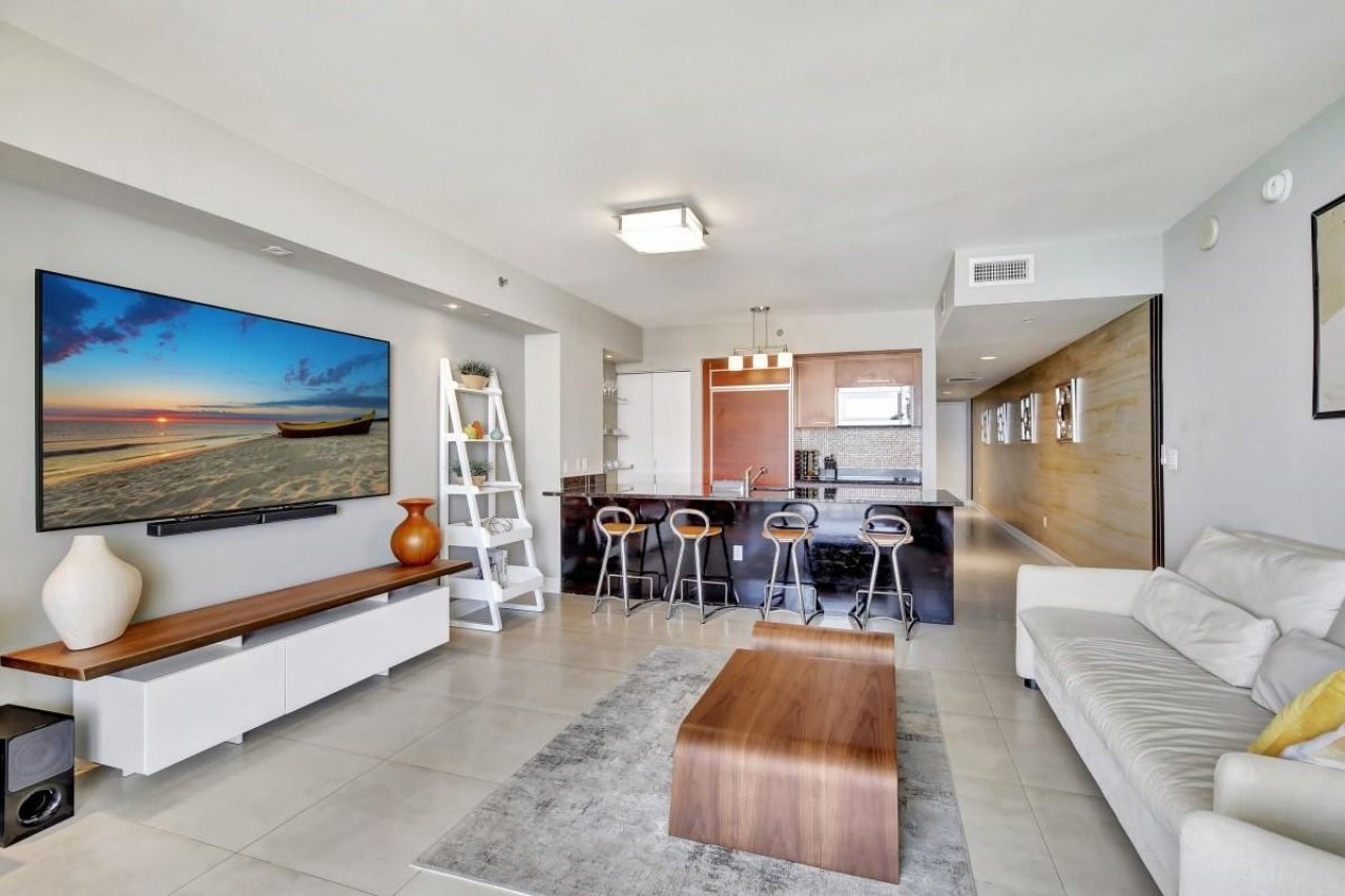 1830 S Ocean Boulevard, Unit 4612, Hallandale Beach, FL 33009 Photo