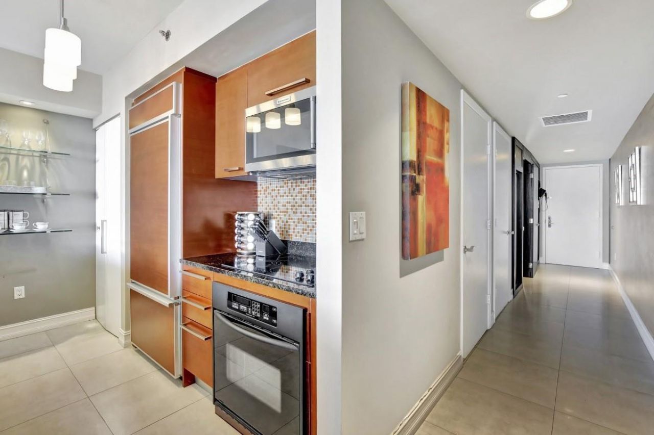 1830 S Ocean Boulevard, Unit 4612, Hallandale Beach, FL 33009 Photo