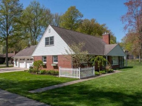 21687 Shiawassee Drive, Cassopolis, MI 49031