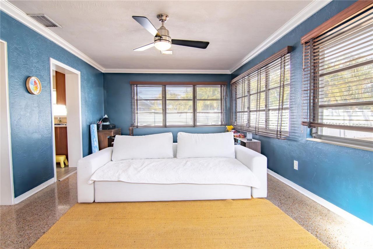 1129 39th Avenue Ne, Saint Petersburg, FL 33703 Photo