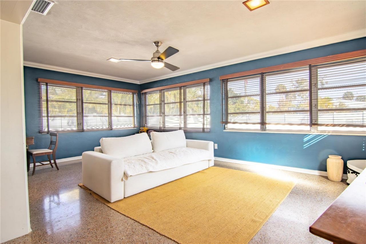 1129 39th Avenue Ne, Saint Petersburg, FL 33703 Photo