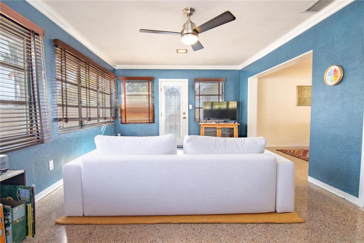 1129 39th Avenue Ne, Saint Petersburg, FL 33703 Photo