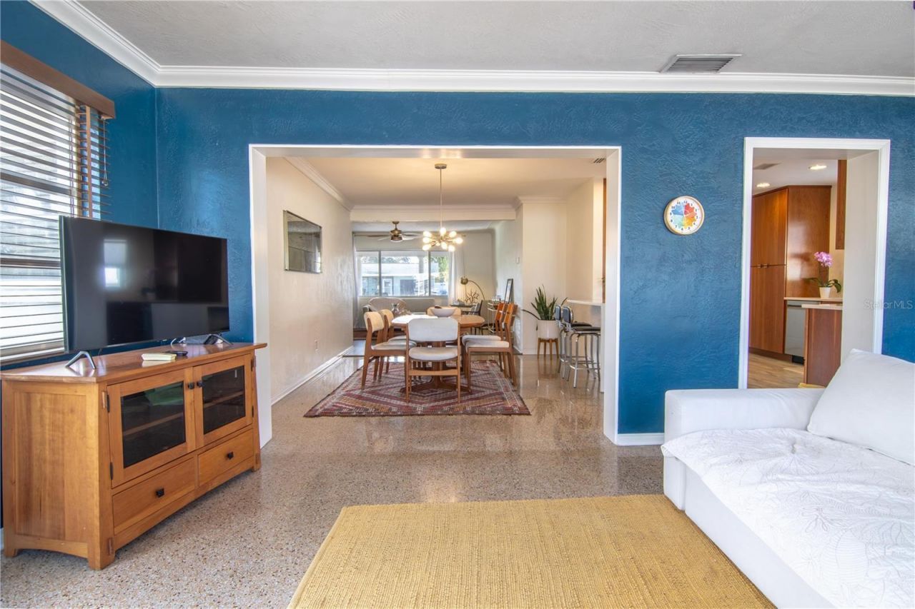 1129 39th Avenue Ne, Saint Petersburg, FL 33703 Photo