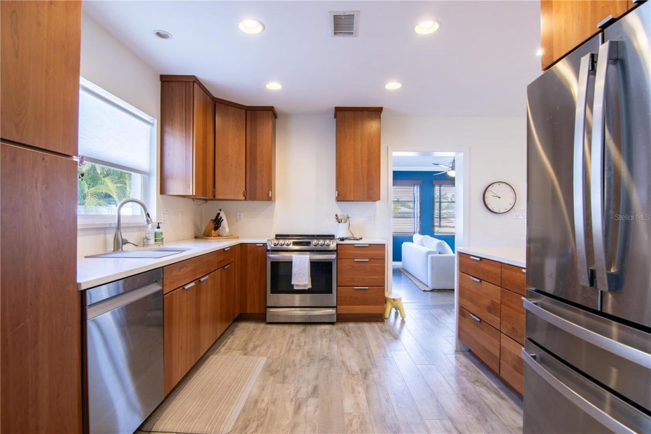 1129 39th Avenue Ne, Saint Petersburg, FL 33703 Photo