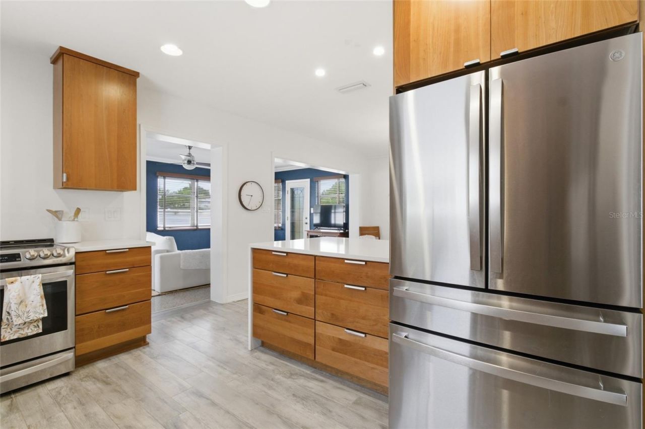 1129 39th Avenue Ne, Saint Petersburg, FL 33703 Photo
