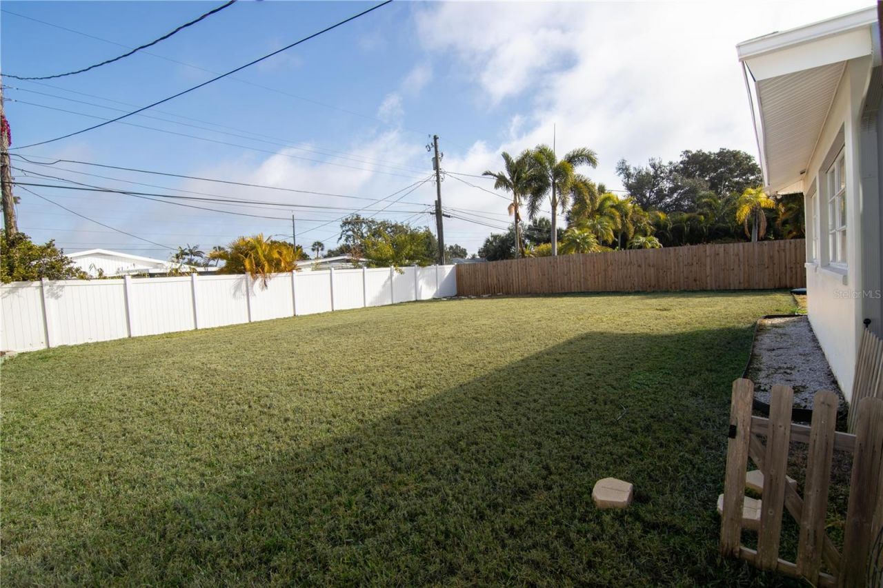 1129 39th Avenue Ne, Saint Petersburg, FL 33703 Photo