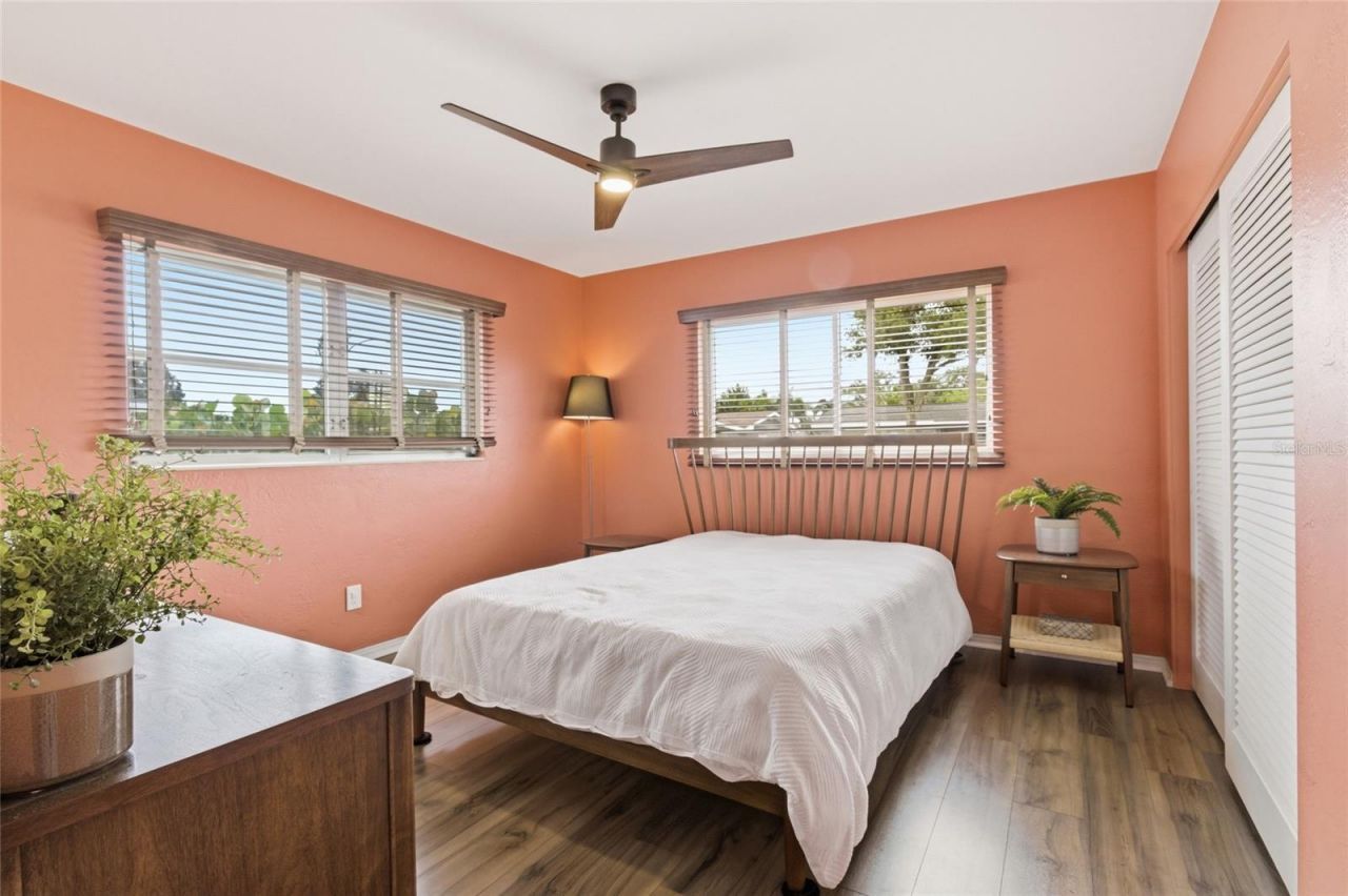 1129 39th Avenue Ne, Saint Petersburg, FL 33703 Photo
