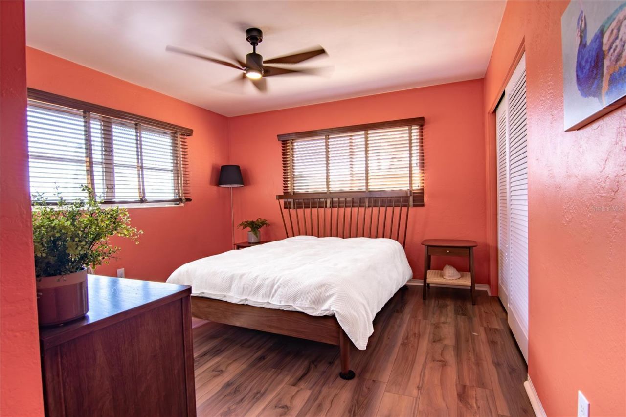 1129 39th Avenue Ne, Saint Petersburg, FL 33703 Photo