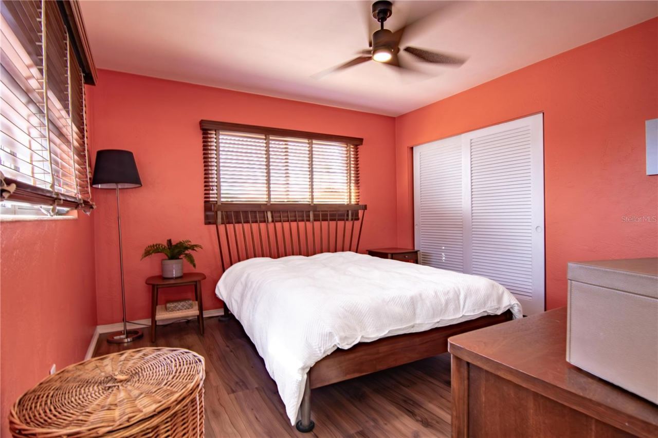 1129 39th Avenue Ne, Saint Petersburg, FL 33703 Photo