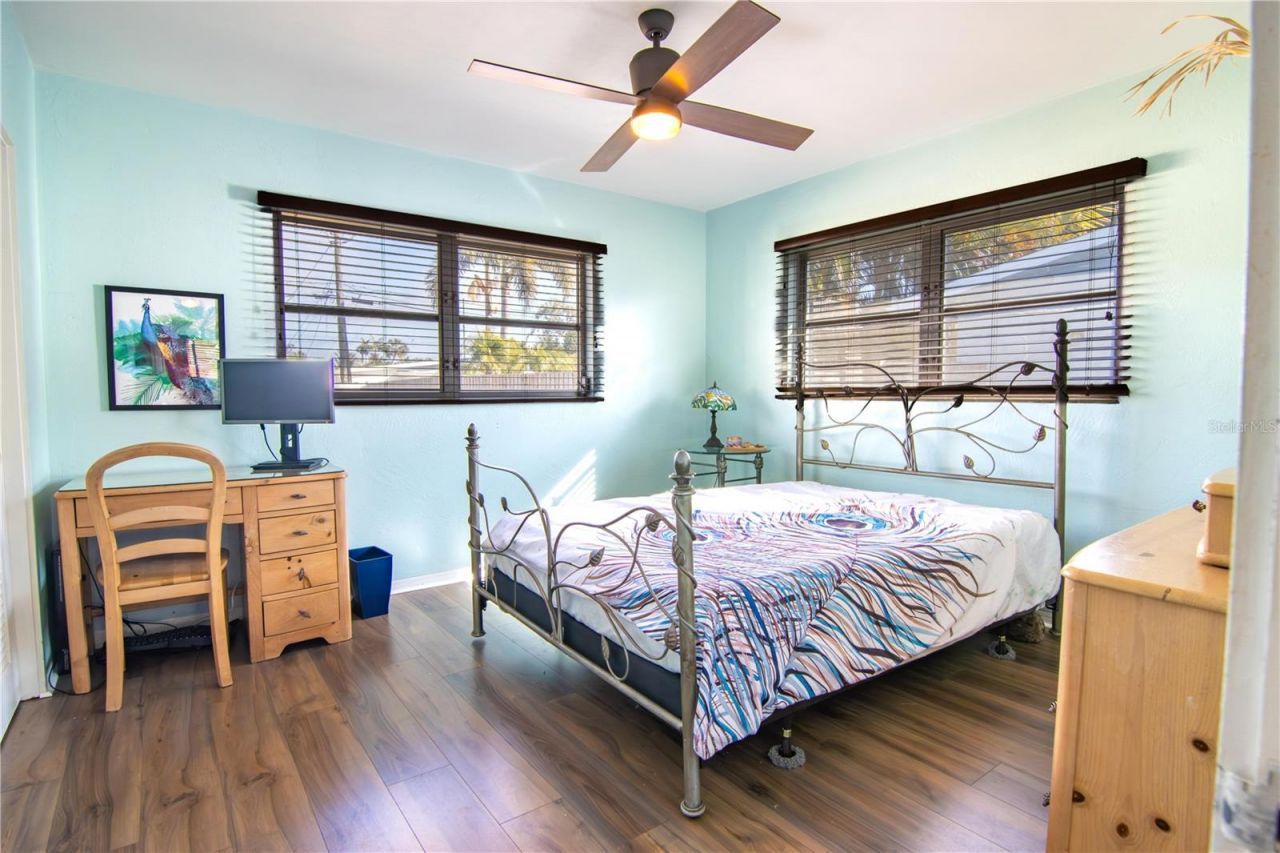 1129 39th Avenue Ne, Saint Petersburg, FL 33703 Photo