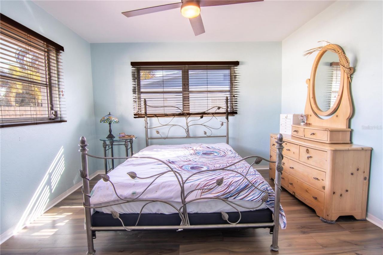 1129 39th Avenue Ne, Saint Petersburg, FL 33703 Photo