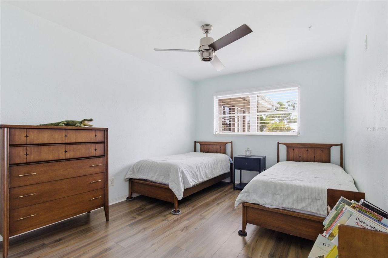 1129 39th Avenue Ne, Saint Petersburg, FL 33703 Photo